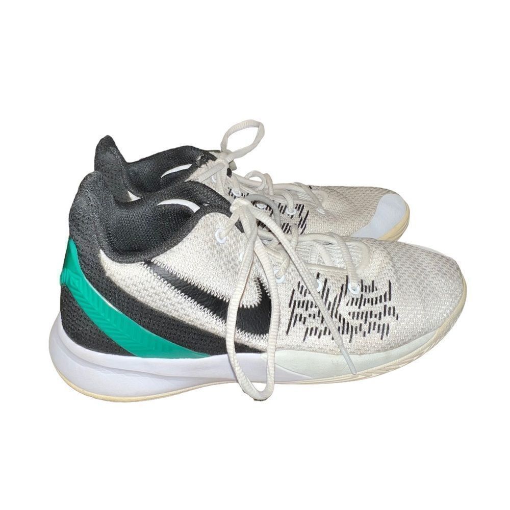 Nike Kyrie Flytrap II boys basketball sneakers size 6Y